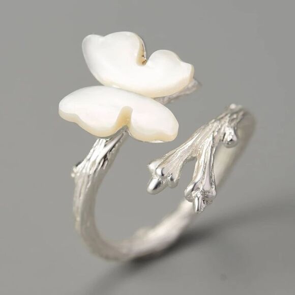 Minimalist 925 Sterling Silver resting Butterfly Wrap Ring Unique Statement Ring - Picture 8 of 10